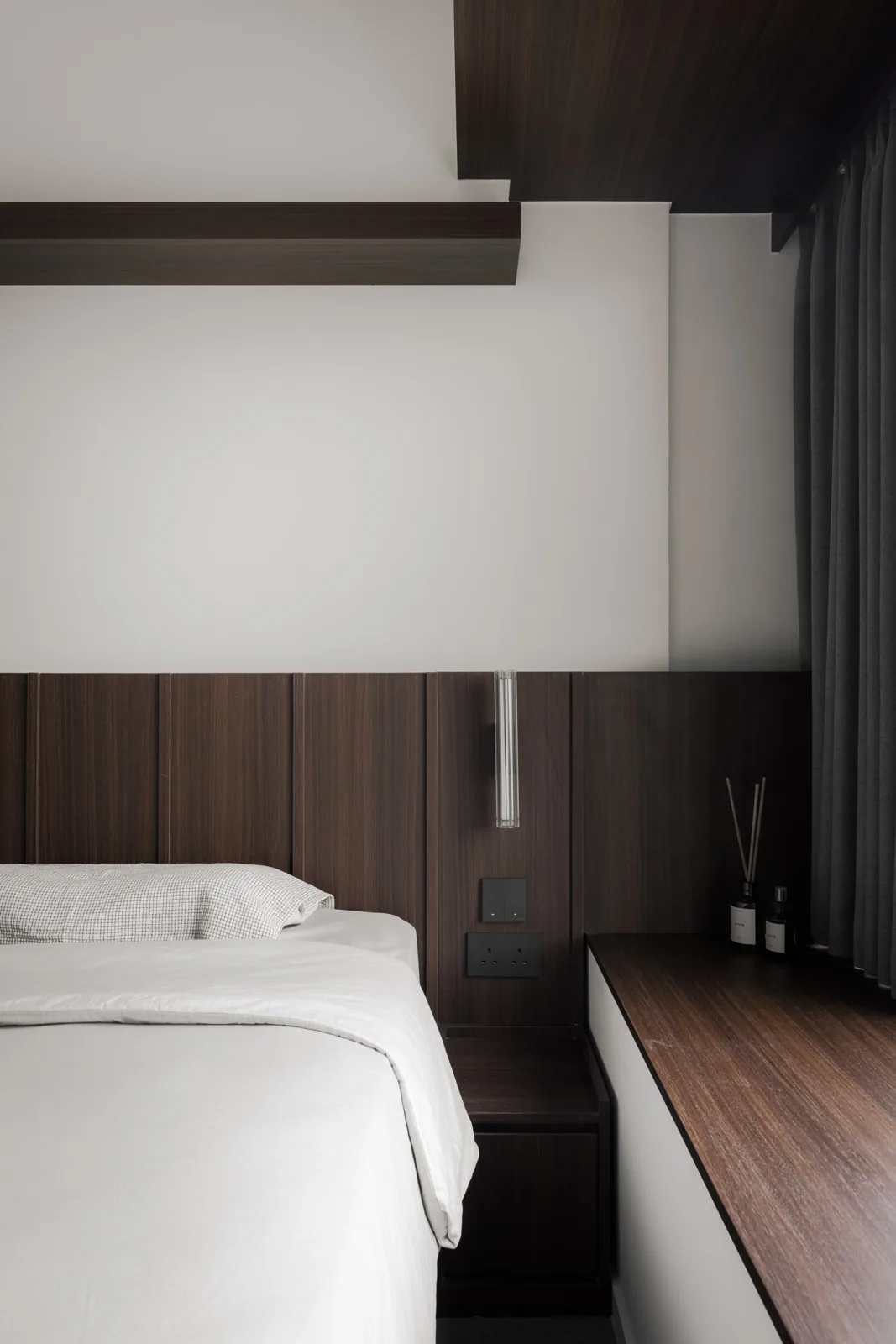 Fiori — Bedroom corner